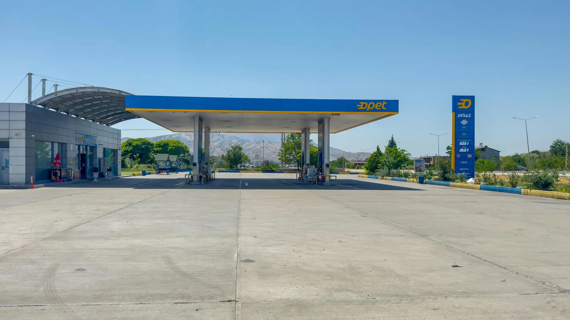 Commercial Sealcoating Service